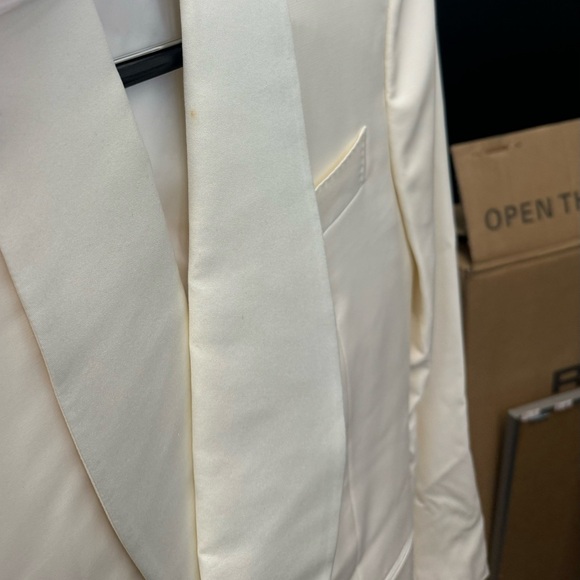 Thom Sweeney - Double breasted Shawl Collar Dinner Jacket. - Picture 8 of 9